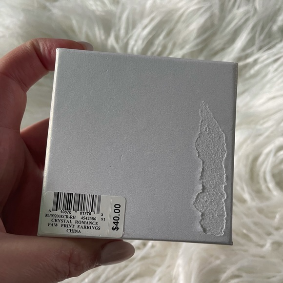 🐶 Crystal Romance🐶Paw Print Fine Silver Plated Earrings NWT - Picture 4 of 5